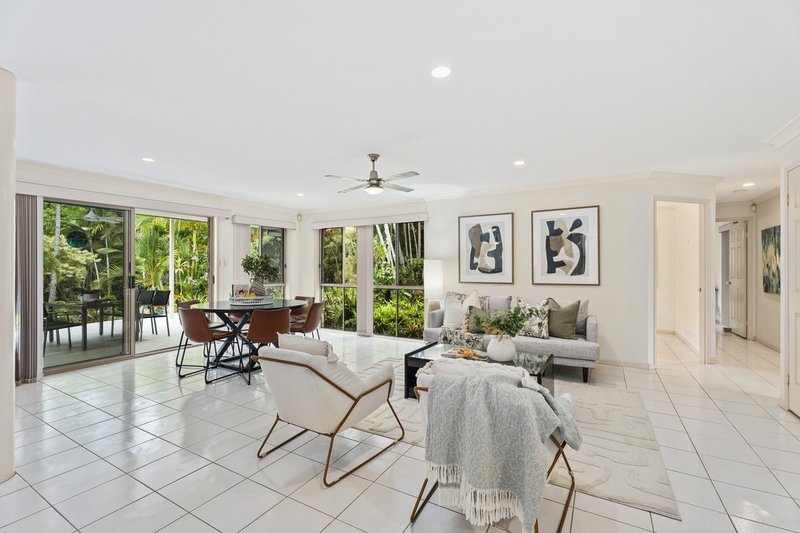 Photo - 53 Winderadeen Drive, Highland Park QLD 4211 - Image 5