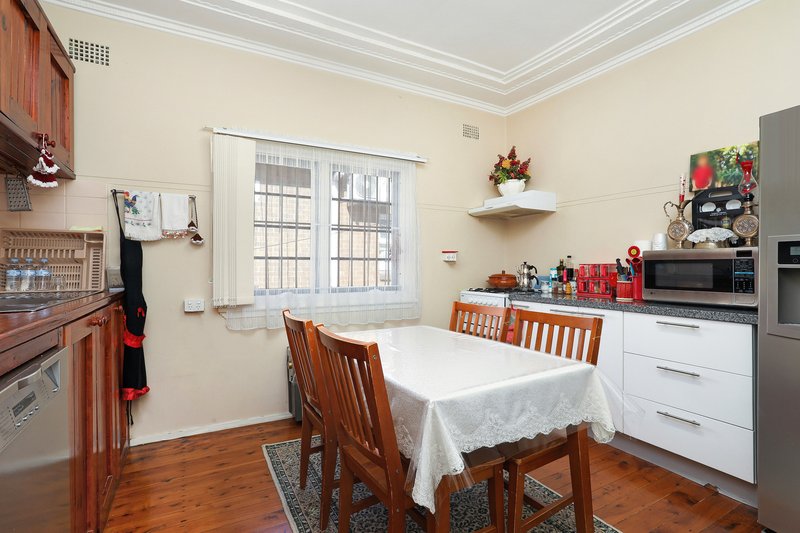 Photo - 53 Yarram Street, Lidcombe NSW 2141 - Image 4