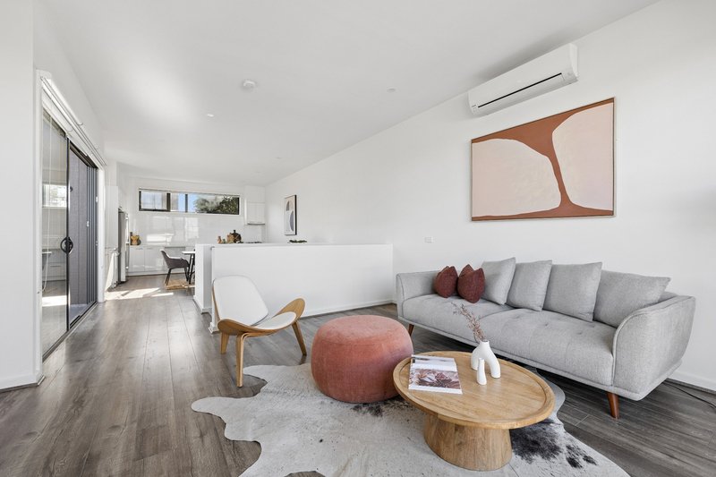 Photo - 5/30-32 Lyonsville Avenue, Preston VIC 3072 - Image 2