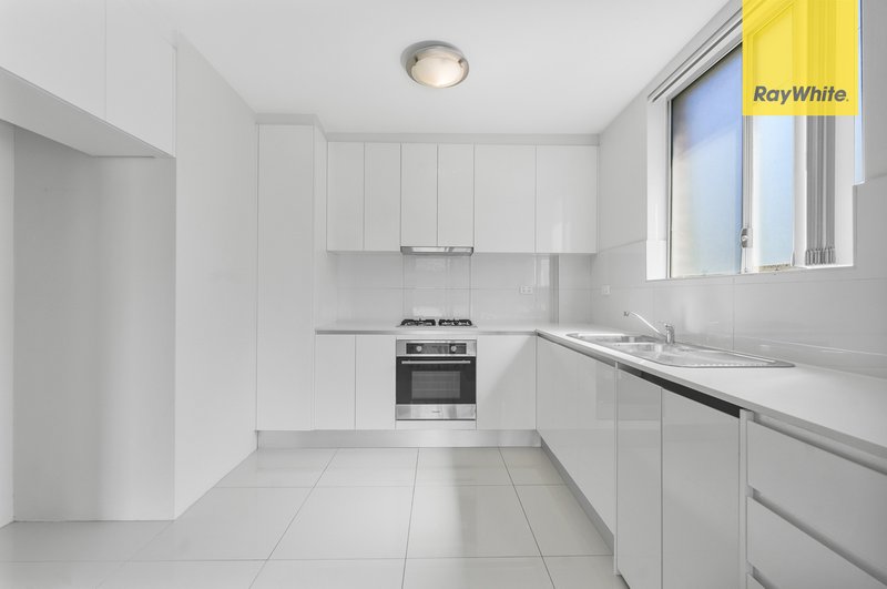 Photo - 5/30-32 Napier Street, Parramatta NSW 2150 - Image 4