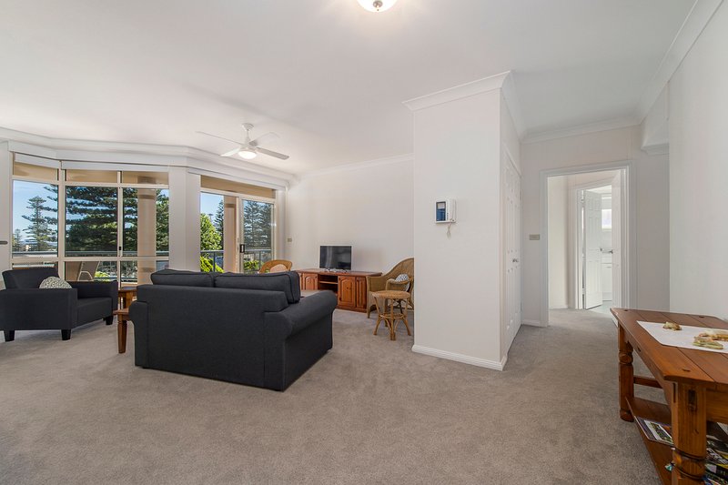 Photo - 5/30 Burrawan Street, Port Macquarie NSW 2444 - Image 4