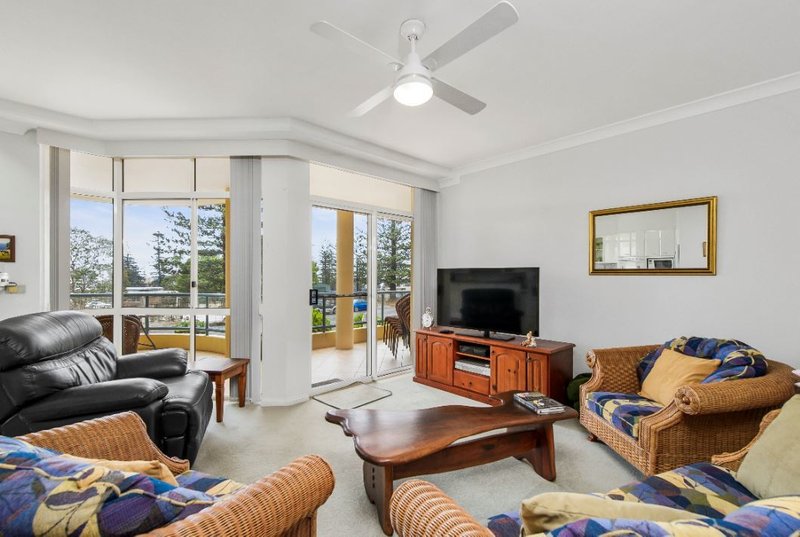 Photo - 5/30 Burrawan Street, Port Macquarie NSW 2444 - Image 9