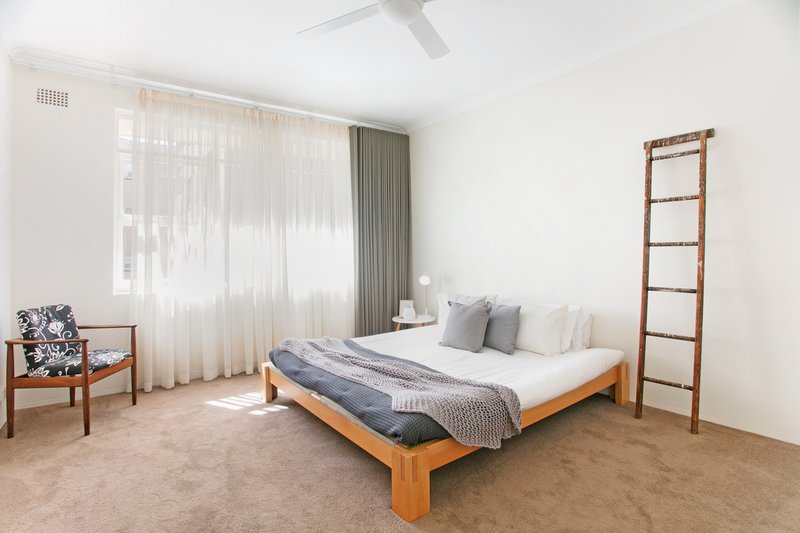 Photo - 5/30 Clarence Avenue, Dee Why NSW 2099 - Image 5