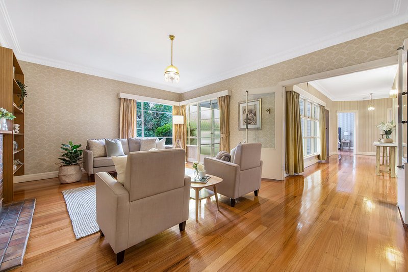 Photo - 530 High Street Road, Mount Waverley VIC 3149 - Image 6