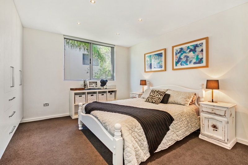 Photo - 5/30 Lismore Avenue, Dee Why NSW 2099 - Image 3