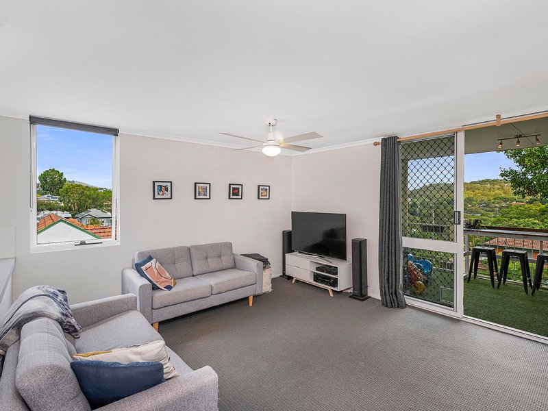 Photo - 5/30 Walter Street, Holland Park West QLD 4121 - Image 2