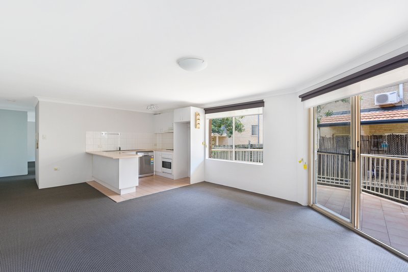 Photo - 5/31 Central Coast Highway, West Gosford NSW 2250 - Image 3