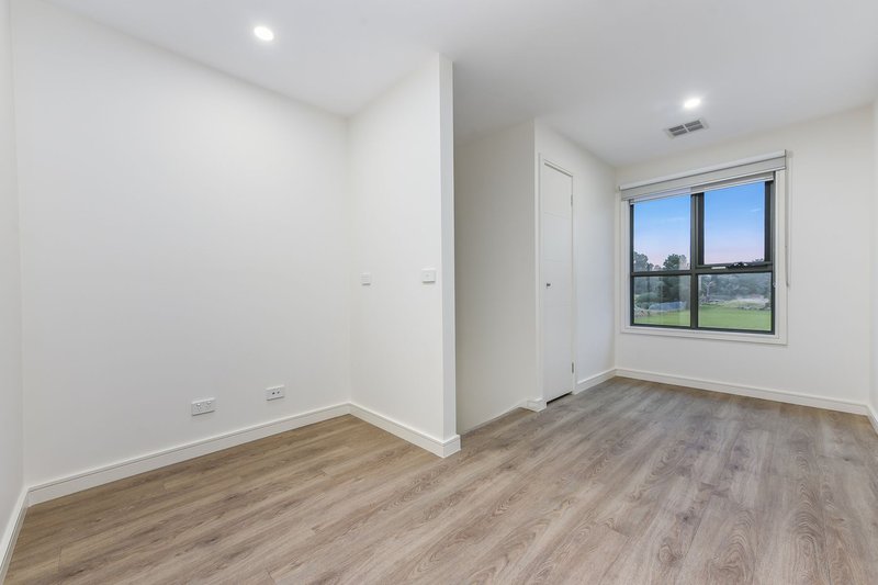 Photo - 5/31 Orlando Crescent, Keysborough VIC 3173 - Image 12