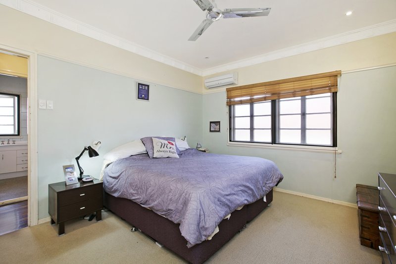 Photo - 531 Tingal Road, Wynnum QLD 4178 - Image 11