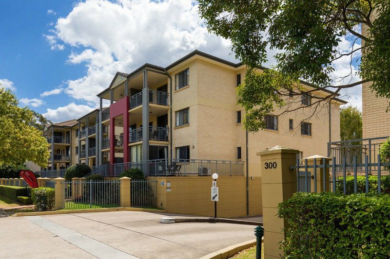 Photo - 53/139 Macquarie Street, St Lucia QLD 4067 - Image 4