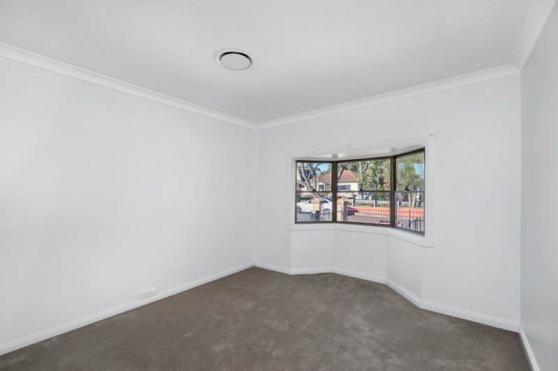 Photo - 532 Henry Lawson Drive, East Hills NSW 2213 - Image 7