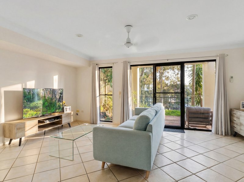 Photo - 5/323 Christine Avenue, Varsity Lakes QLD 4227 - Image 3