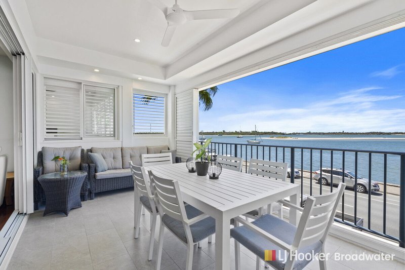 Photo - 5/326 Marine Parade, Labrador QLD 4215 - Image 2