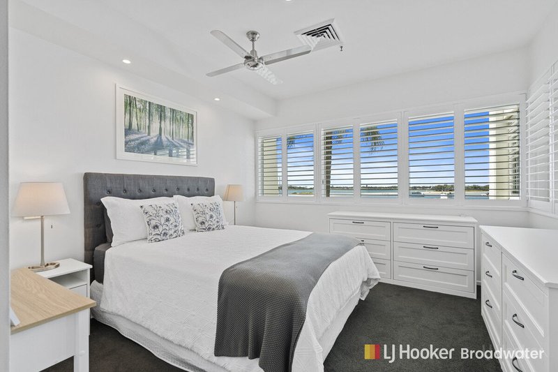 Photo - 5/326 Marine Parade, Labrador QLD 4215 - Image 11