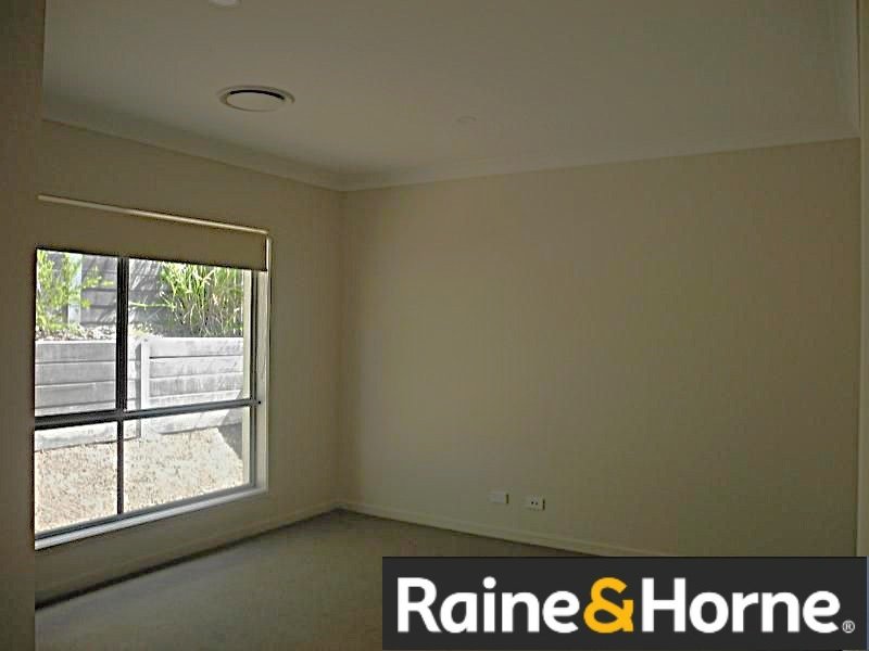 Photo - 534 Gainsborough Drive, Pimpama QLD 4209 - Image 4