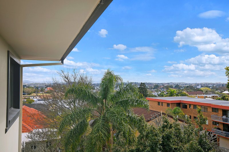 Photo - 5/34 Miles Street, Clayfield QLD 4011 - Image 5
