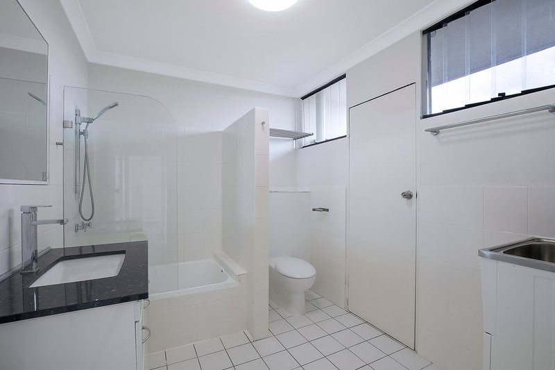 Photo - 5/34 Miles Street, Clayfield QLD 4011 - Image 8