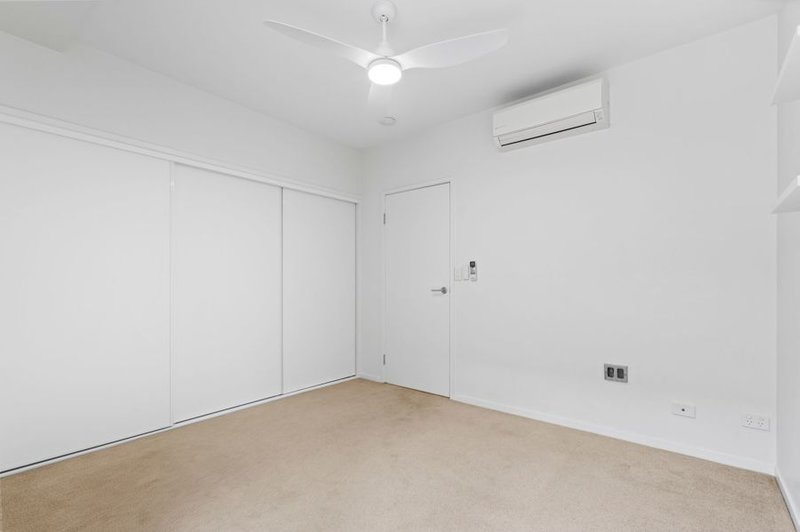 Photo - 5/35 Crown Street, Holland Park West QLD 4121 - Image 6