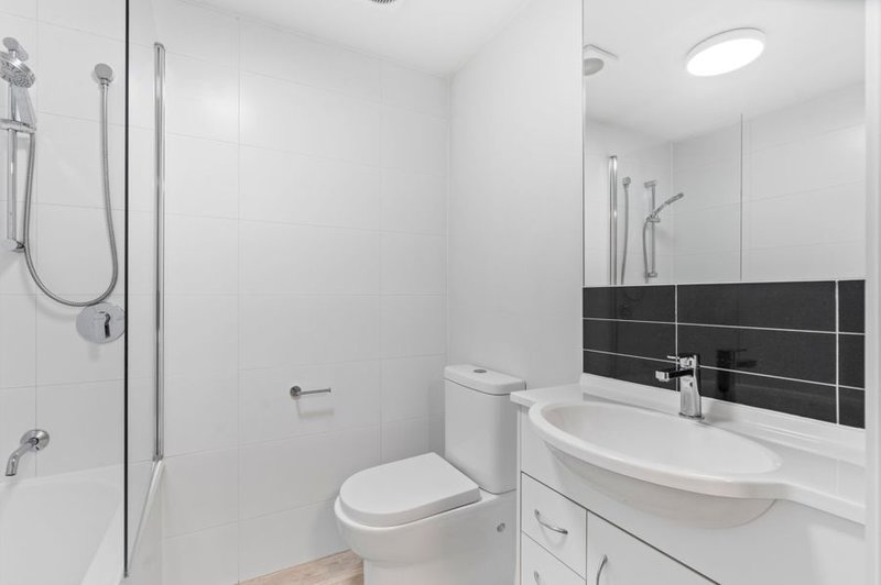 Photo - 5/35 Crown Street, Holland Park West QLD 4121 - Image 8