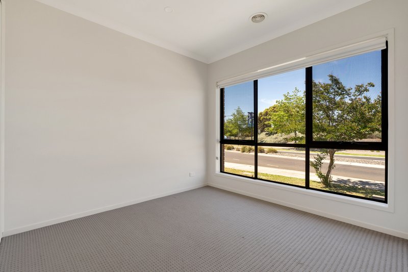 Photo - 535 Mandalay Circuit, Beveridge VIC 3753 - Image 9