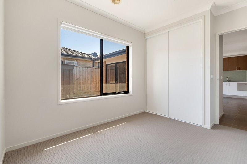 Photo - 535 Mandalay Circuit, Beveridge VIC 3753 - Image 12