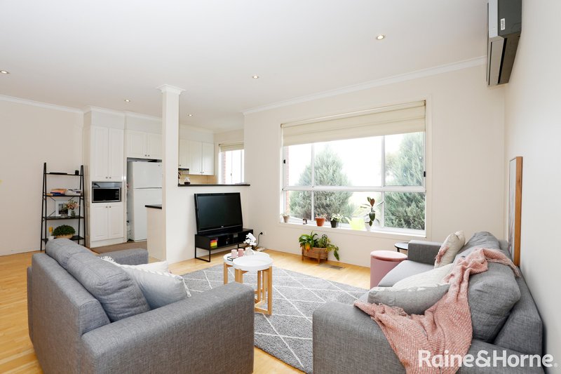 Photo - 5/35 Rokewood Crescent, Meadow Heights VIC 3048 - Image 2