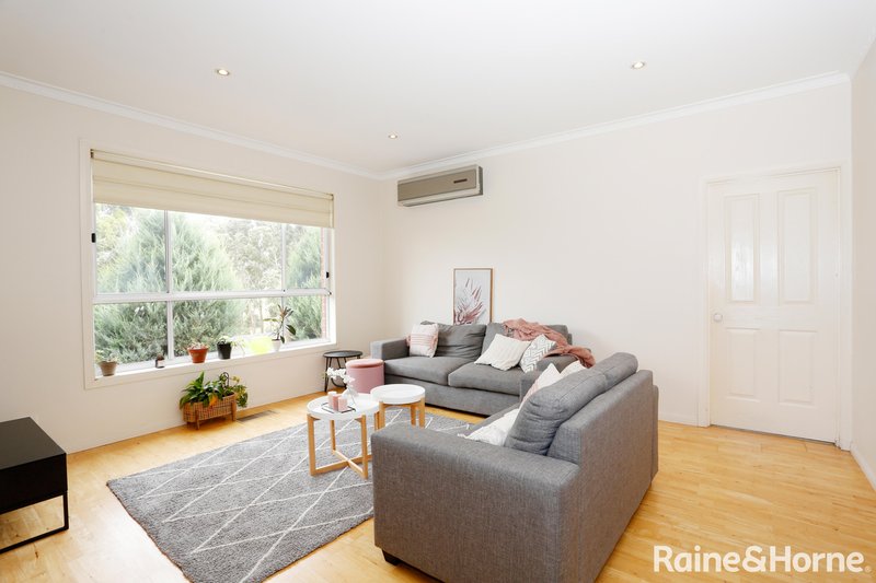 Photo - 5/35 Rokewood Crescent, Meadow Heights VIC 3048 - Image 3