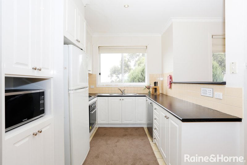 Photo - 5/35 Rokewood Crescent, Meadow Heights VIC 3048 - Image 5