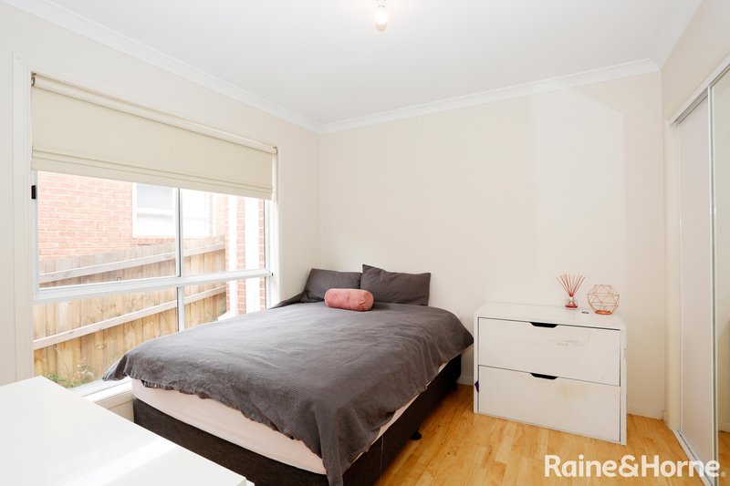 Photo - 5/35 Rokewood Crescent, Meadow Heights VIC 3048 - Image 6