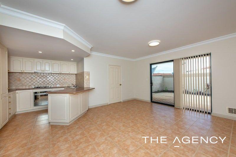 Photo - 5/35 Waterston Gardens, Hillarys WA 6025 - Image 2