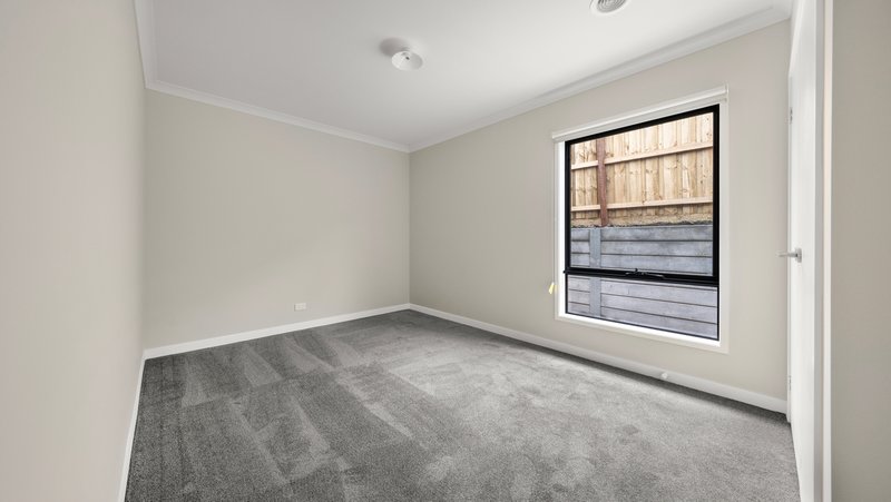 Photo - 536 Cameron Street, Donnybrook VIC 3064 - Image 12