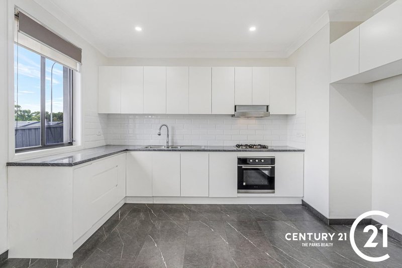 Photo - 536a Smithfield Road, Greenfield Park NSW 2176 - Image 3