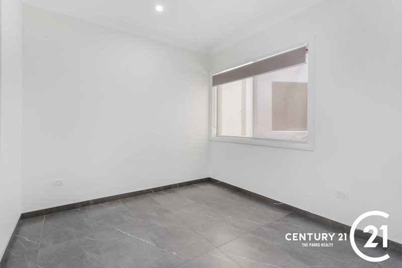 Photo - 536a Smithfield Road, Greenfield Park NSW 2176 - Image 6