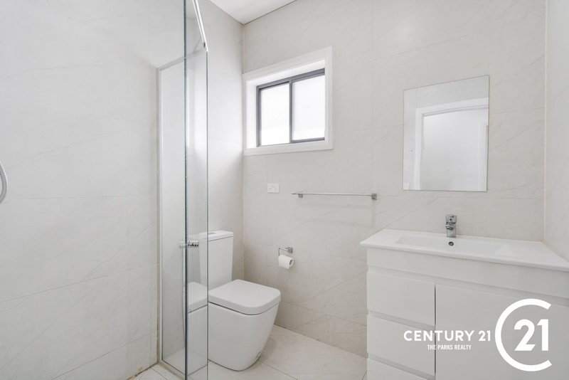Photo - 536a Smithfield Road, Greenfield Park NSW 2176 - Image 8