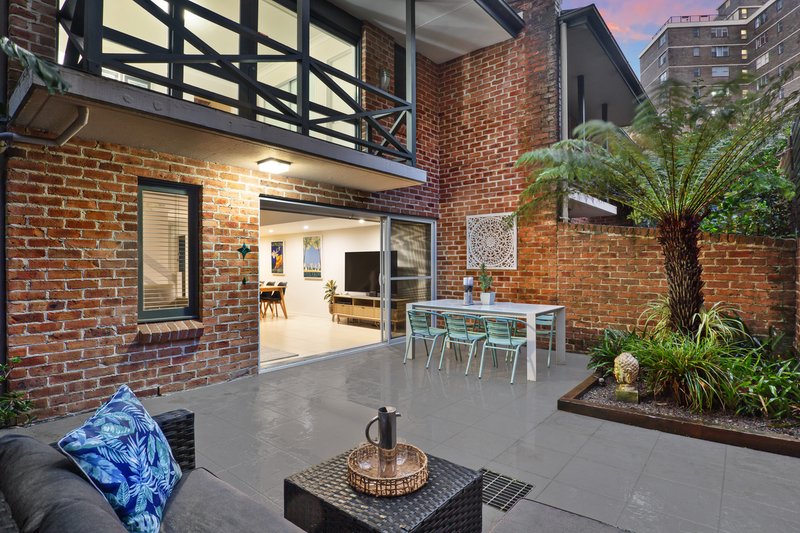 Photo - 5/37-39 Gerard Street, Cremorne NSW 2090 - Image 2