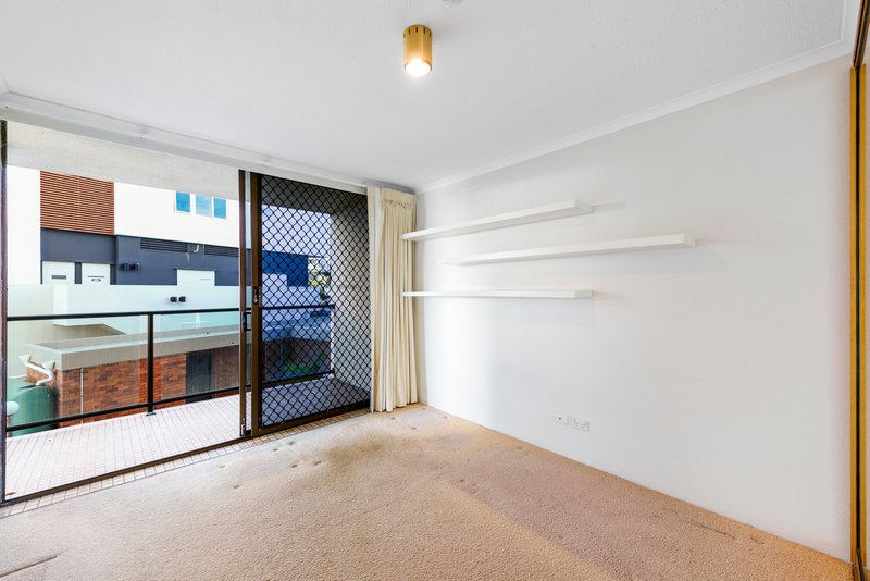 Photo - 5/37 Monaco Street, Surfers Paradise QLD 4217 - Image 9
