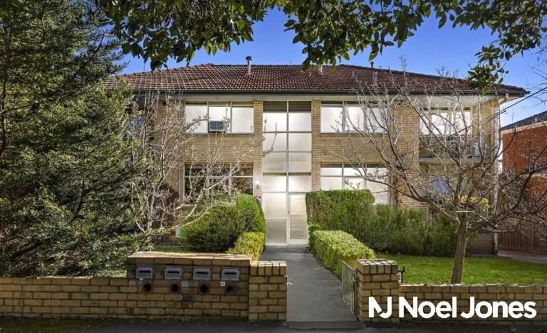 Photo - 5/37 Narrak Road, Balwyn VIC 3103 - Image 2