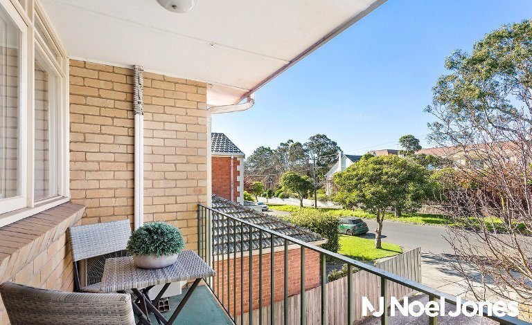 Photo - 5/37 Narrak Road, Balwyn VIC 3103 - Image 5