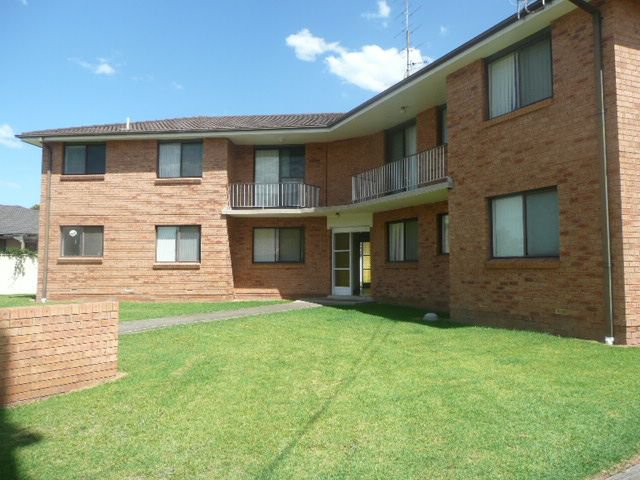 Photo - 5/37 Roberts Avenue, Barrack Heights NSW 2528 - Image 1