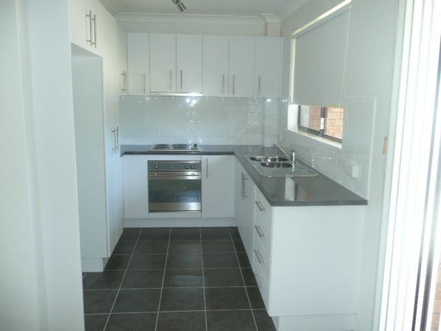 Photo - 5/37 Roberts Avenue, Barrack Heights NSW 2528 - Image 2