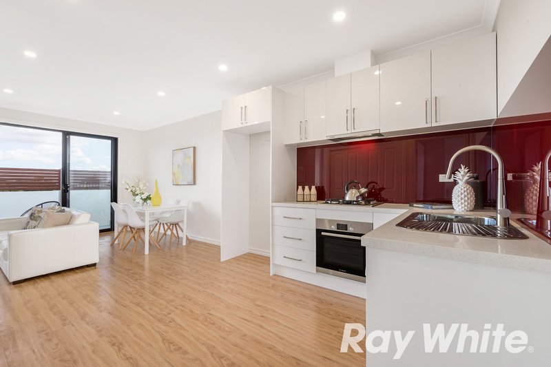 Photo - 5/372 Burwood Highway, Burwood VIC 3125 - Image 3