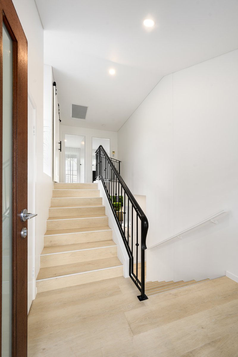 Photo - 5374 Bay Hill Terrace, Sanctuary Cove QLD 4212 - Image 9