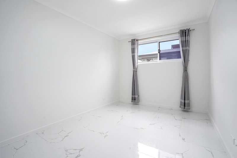 Photo - 5/38-40 Lawrence Street, Peakhurst NSW 2210 - Image 5