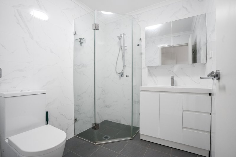 Photo - 5/38-40 Lawrence Street, Peakhurst NSW 2210 - Image 8