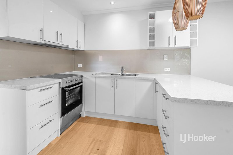 Photo - 5/38 Hampton Parade, West Footscray VIC 3012 - Image 2