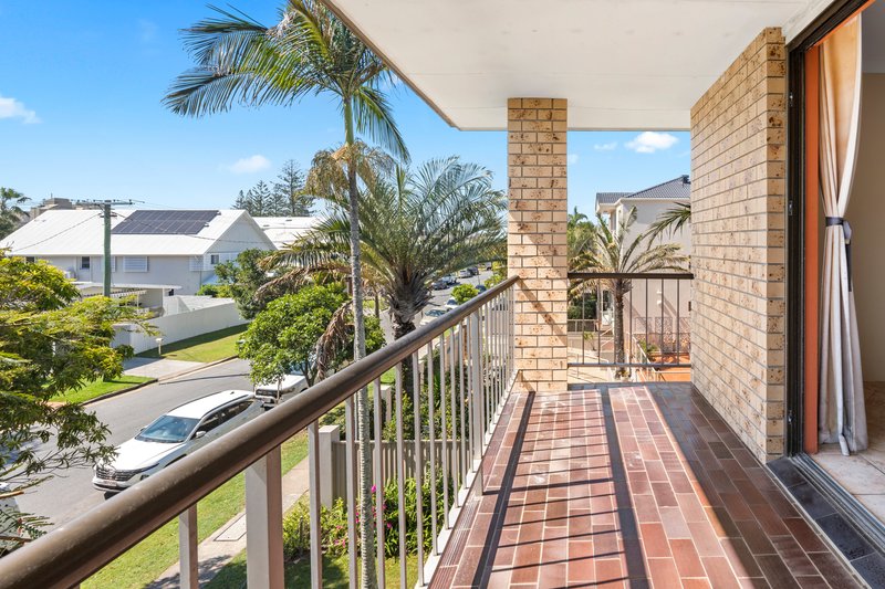 Photo - 5/38 Ocean Street, Mermaid Beach QLD 4218 - Image 2