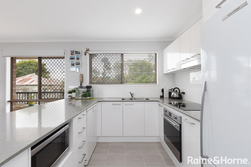 Photo - 5/39 Cadell Street, Toowong QLD 4066 - Image 3