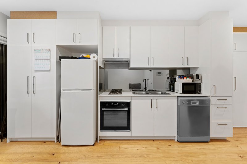 Photo - 5/39 Ferntree Gully Road, Oakleigh VIC 3166 - Image 2