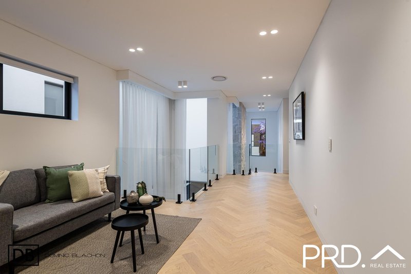 Photo - 53b Victor Avenue, Picnic Point NSW 2213 - Image 12
