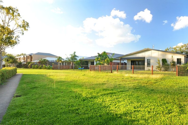 Photo - 54 Abell Road, Cannonvale QLD 4802 - Image 2